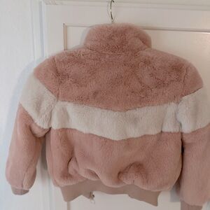 Little girls size 7/8, Urban Republic Jacket! 🌸